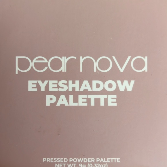 PEAR NOVA Eyeshadow Palette New In Box. - Picture 3 of 8
